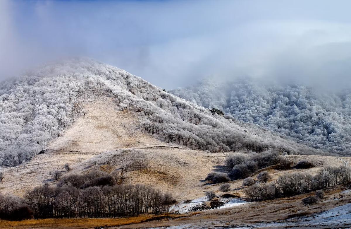Зимний пейзаж горы Бештау