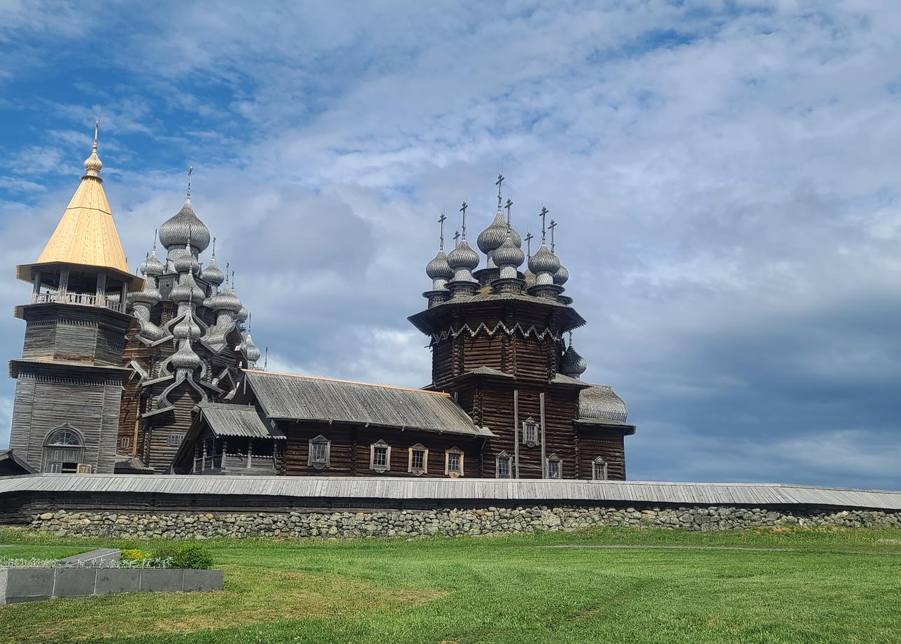 С "Большой Страной" отдыхали первый раз. Впечатления только положительные. Прекрасная Алла Солодовник, взявшая на себя заботу