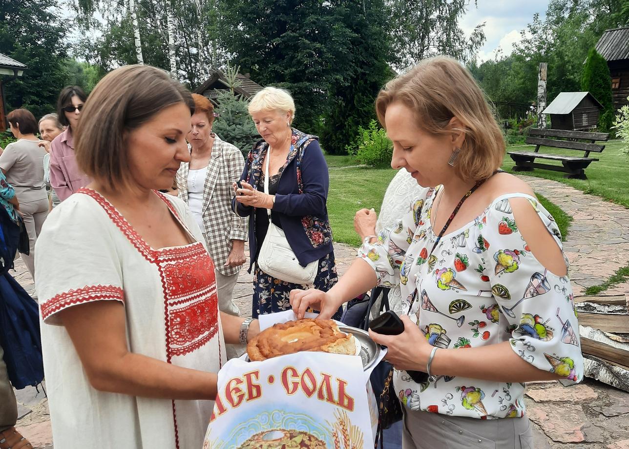 Автобусный тур "Волжское путешествие" прекрасно организован. Короткие переезды, любимые города, познавательные экскурсии, комфортный отдых в гостиницах.