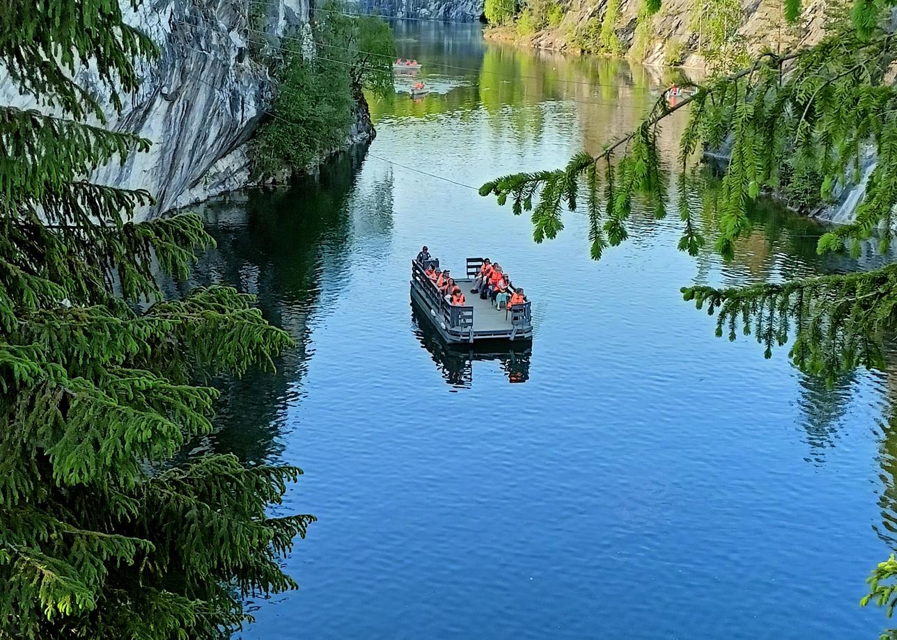 Программа тура, размещение, питание, передвижения на маршруте - выше всяческих похвал. Хочу так же отметить прекрасную