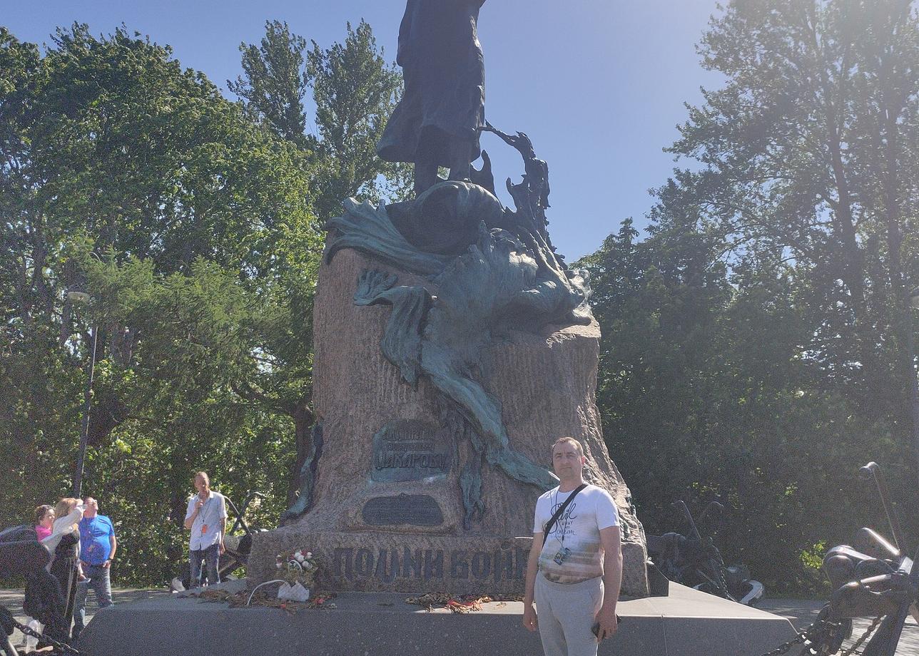 Всё безумно понравилось! Программа была насыщенная, но и отдыхать успевали. Огромная благодарность гиду Дмитрию, с ним