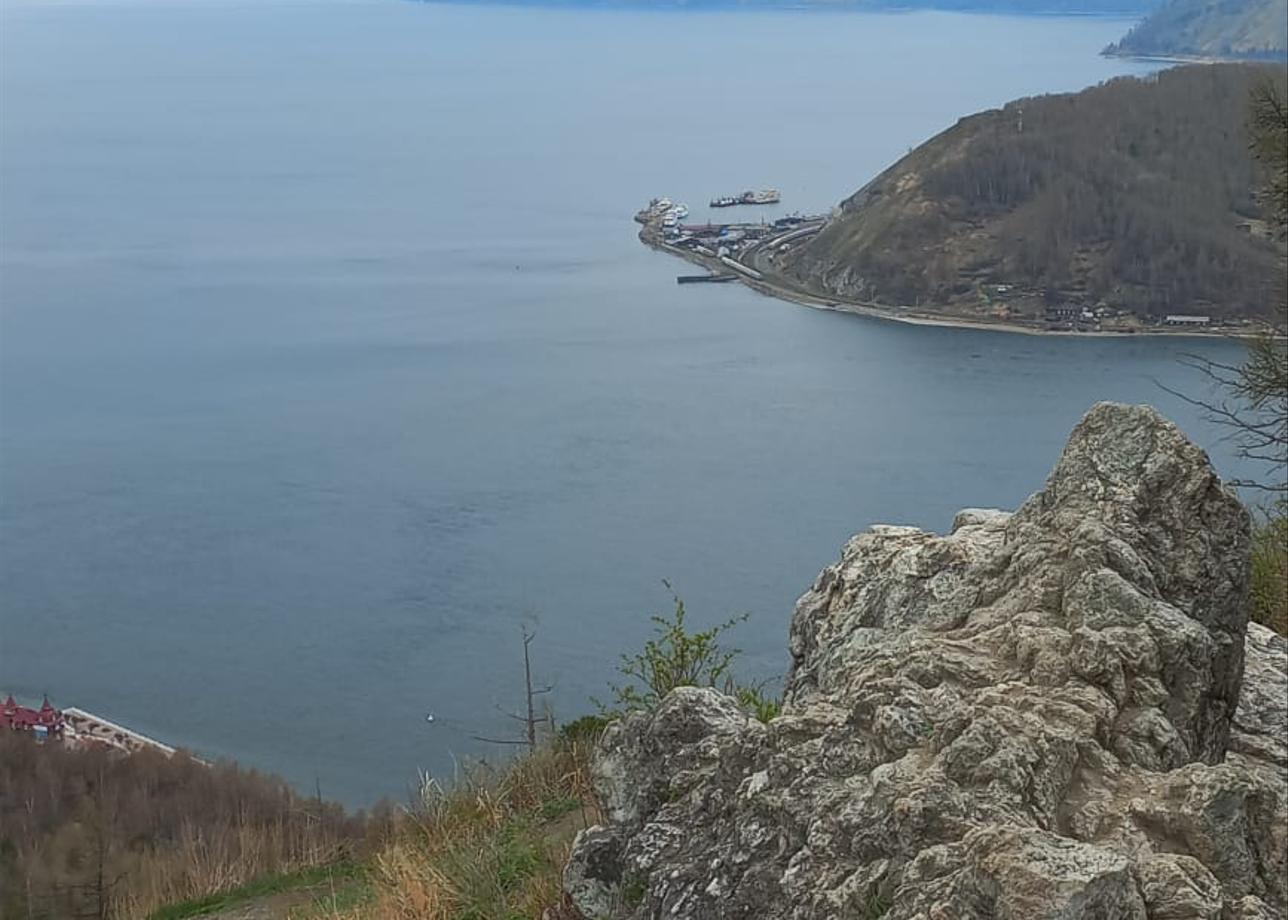 Всё организовано замечательно! Всё без проволочек. Отели хорошие, кормили нормально, домашняя еда на Ольхоне. Были с нами 24/7.
