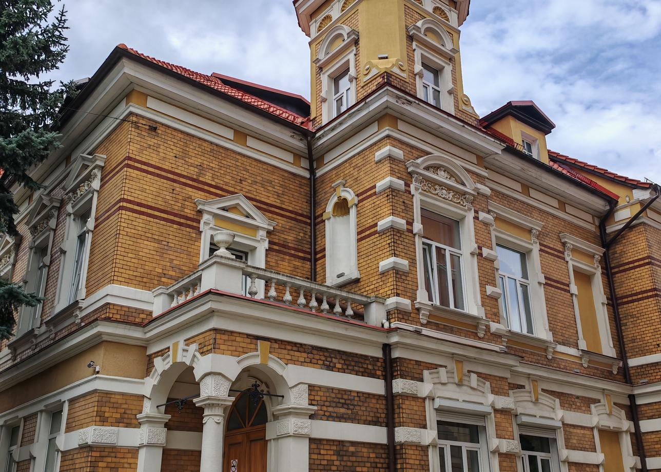 В основном проблем никак не возникло. Просто про некоторые моменты никто не говорил, например, можно было