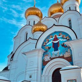 Золотые купола России зимой