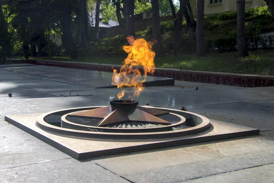 Мемориал Вечный огонь павшим воинам Великой Отечественной войны в Пятигорске